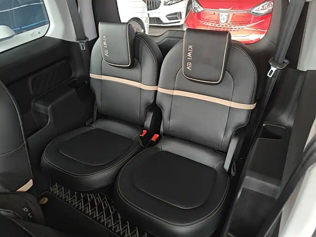 Baojun Kiwi EV 2021 — фото 17