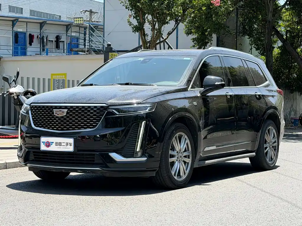 Cadillac XT6 2021 — фото 1