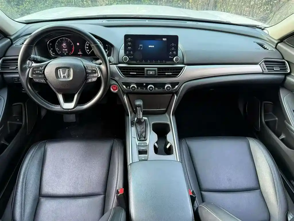 Honda Accord 2019 — фото 23