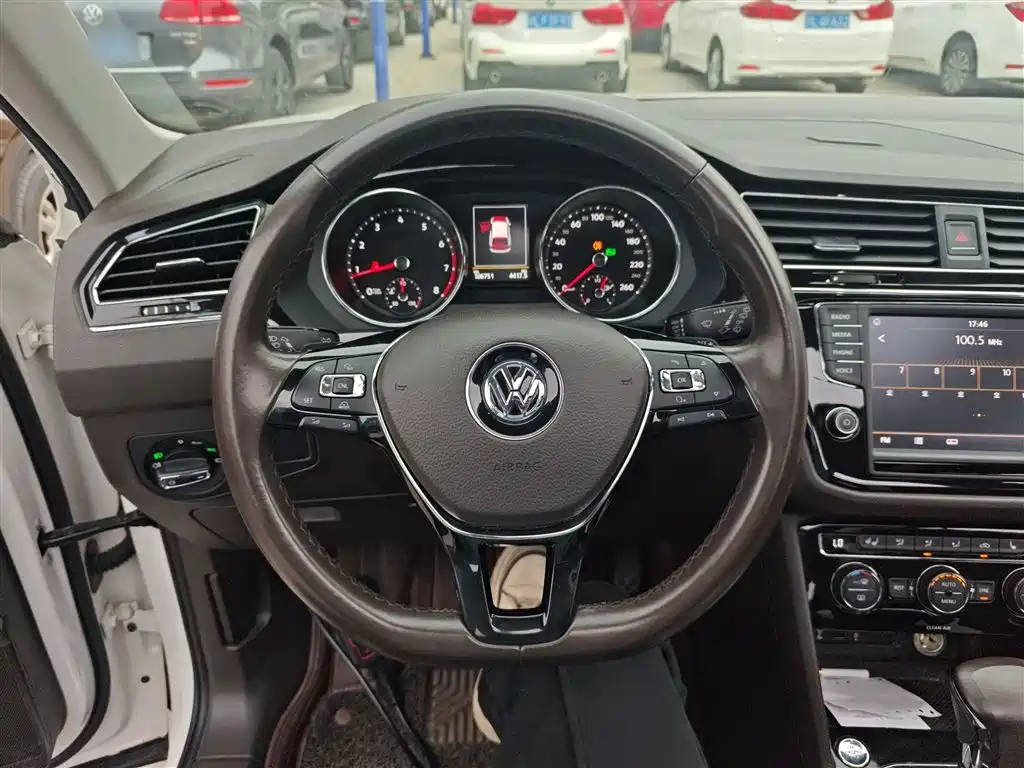 Volkswagen Tiguan L 2018 — фото 11