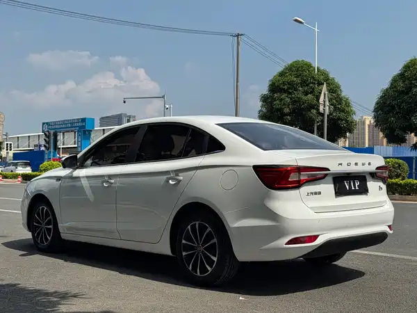 Roewe i5 2019