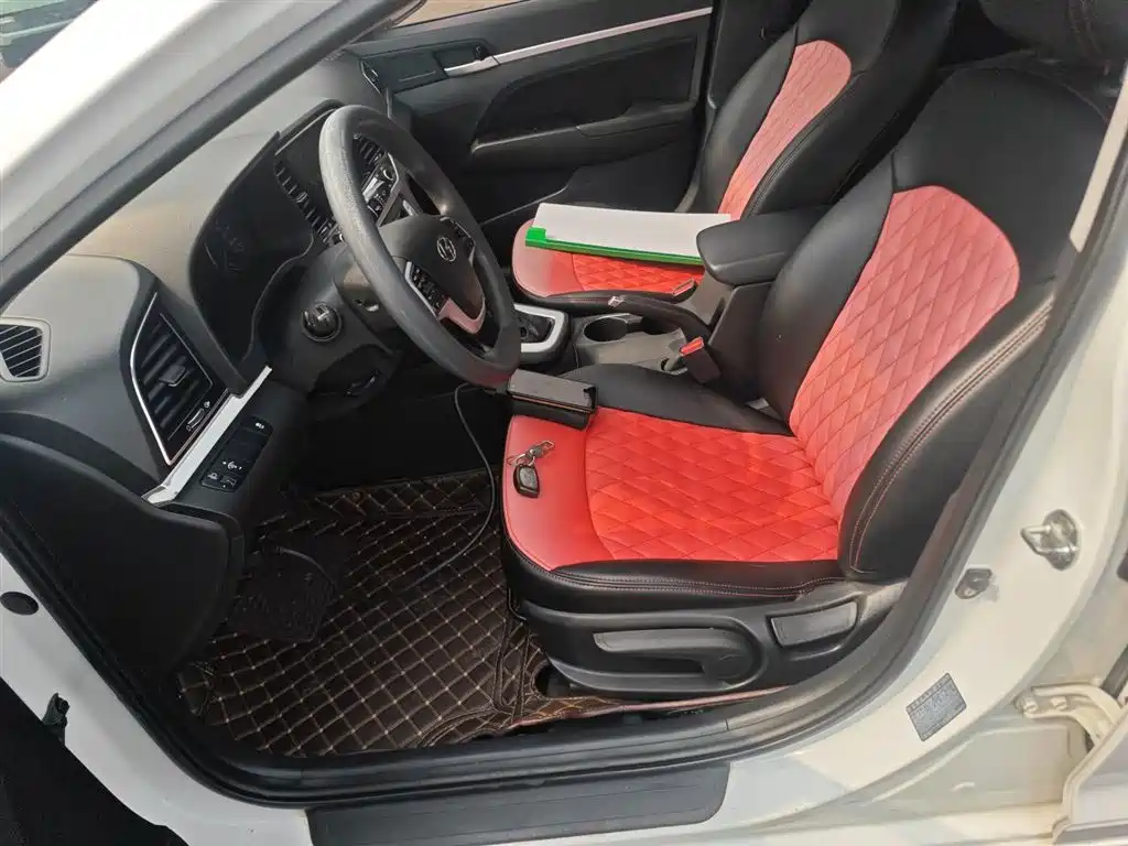 Hyundai Elantra 2016 — фото 11