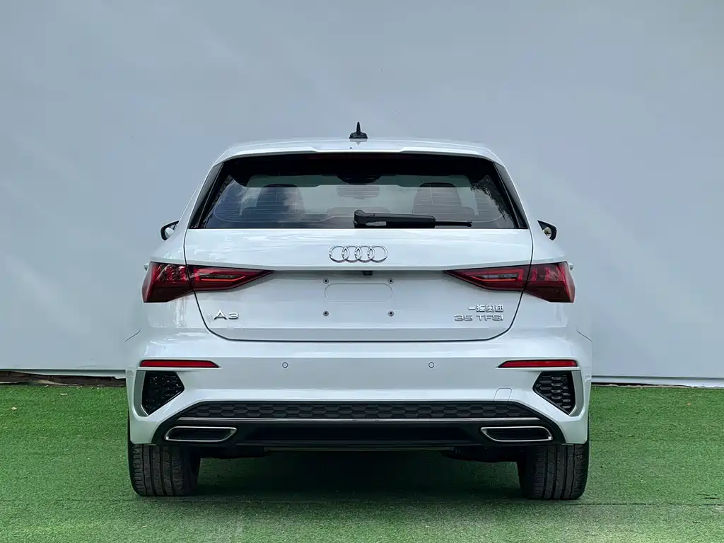 Audi A3 2023 — фото 8