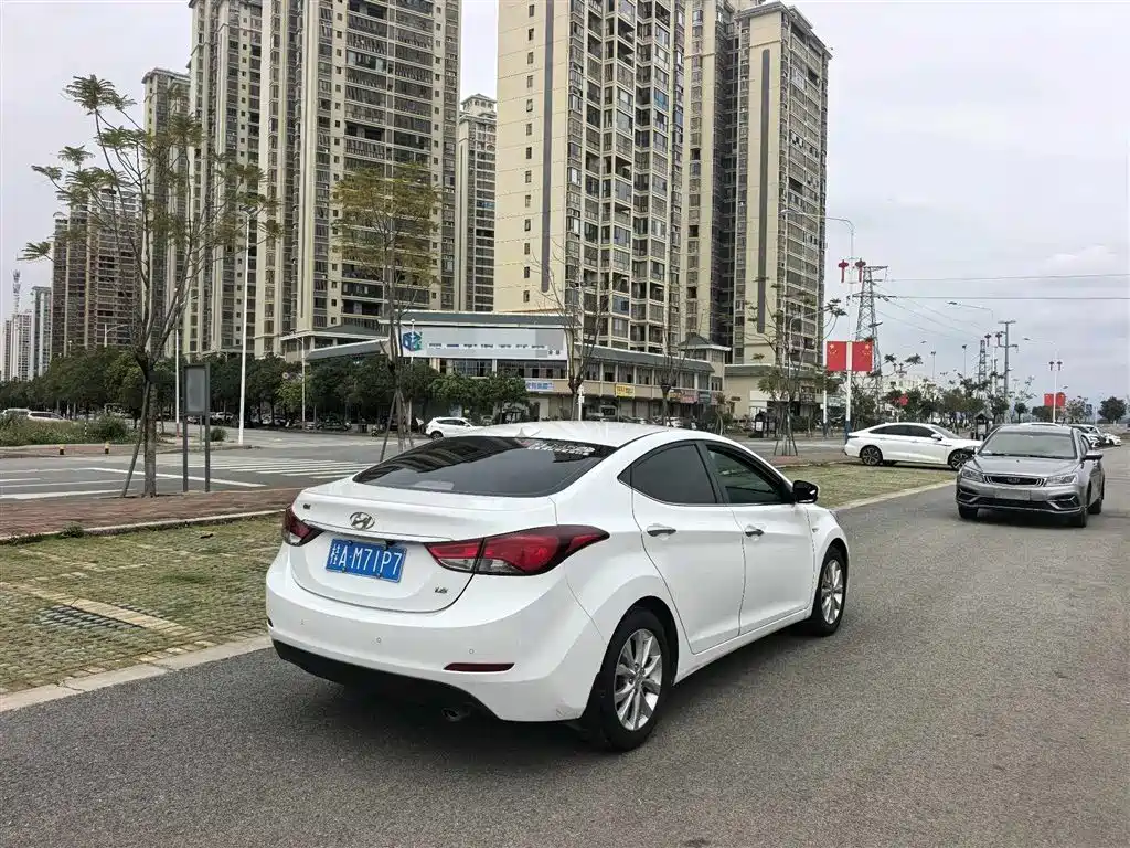 Hyundai Elantra Langdong 2018 — фото 4