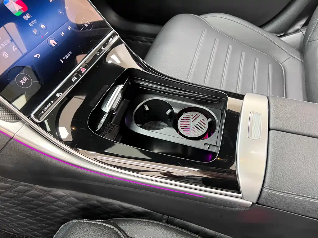 Mercedes-Benz C-Class 2025 — фото 30