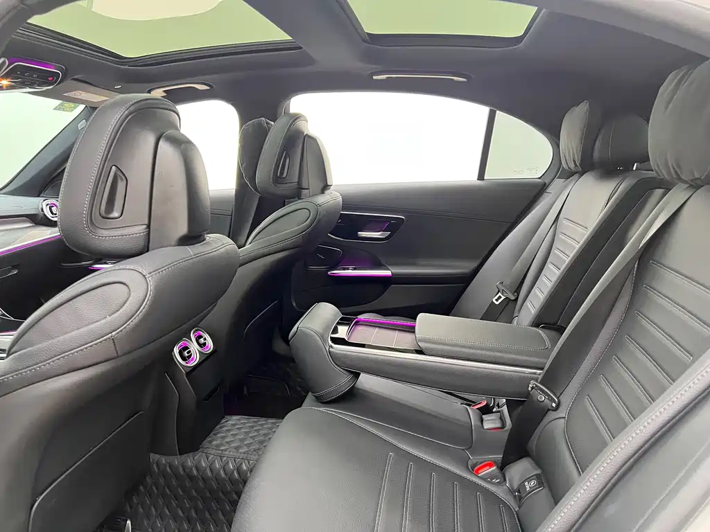 Mercedes-Benz C-Class 2025 — фото 19