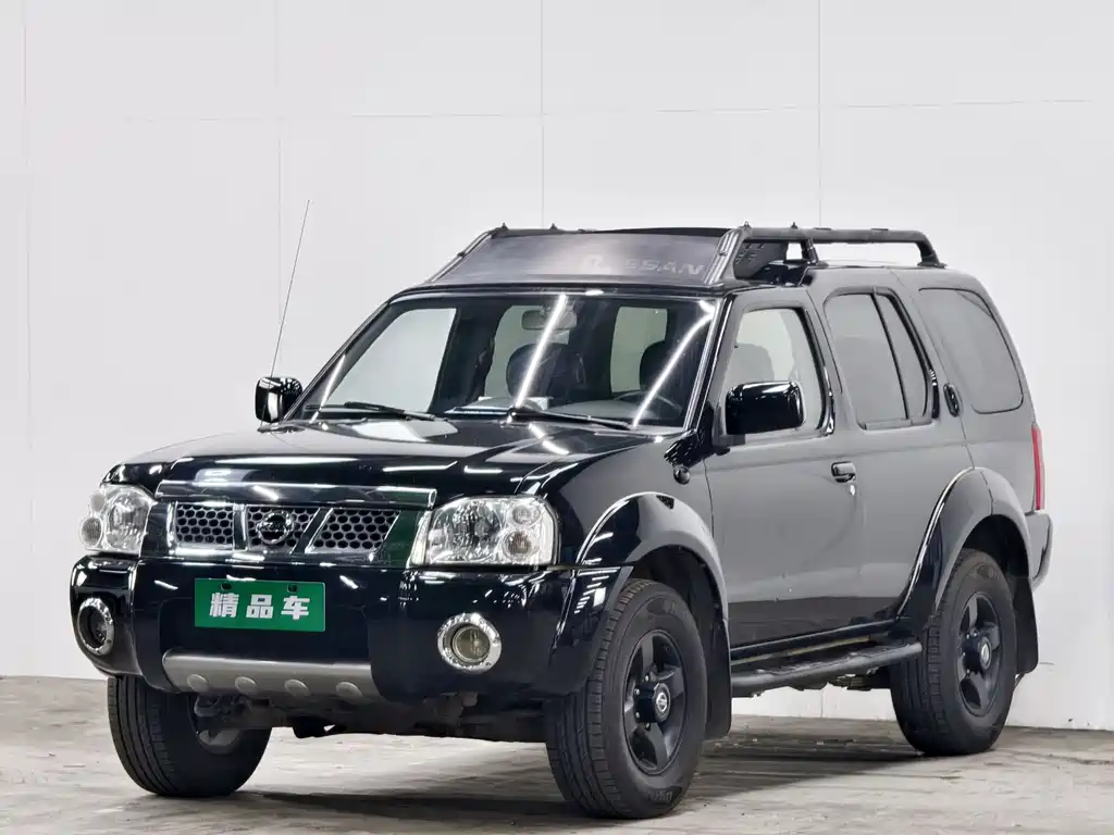 Nissan Paladin 2012