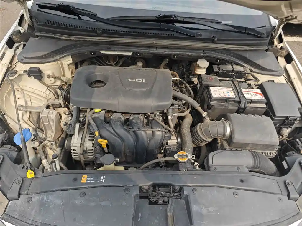 Hyundai Elantra 2016 — фото 16
