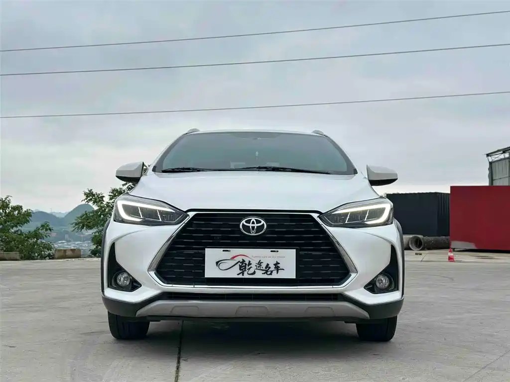 Toyota Yaris L 2022 — фото 2