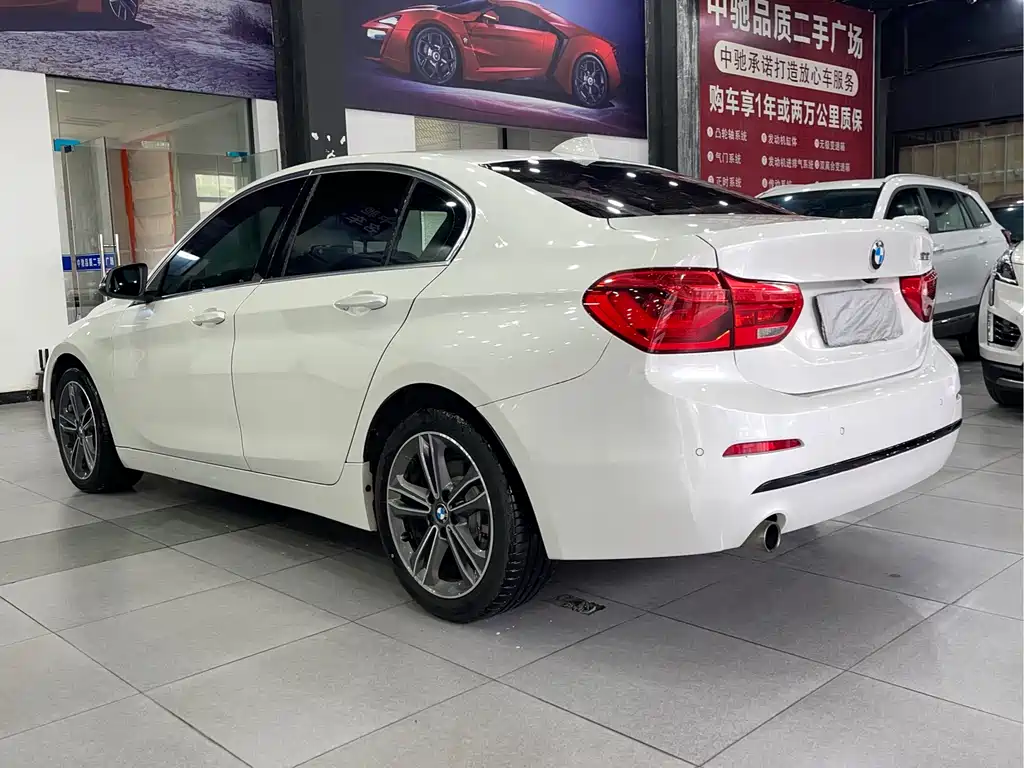 BMW 1 Series 2018 — фото 13
