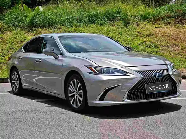 Lexus ES 2019