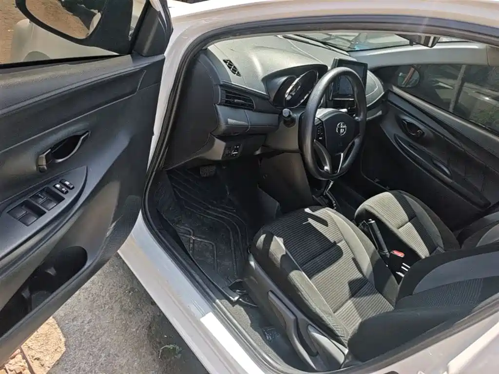 Toyota Vios 2023 — фото 16