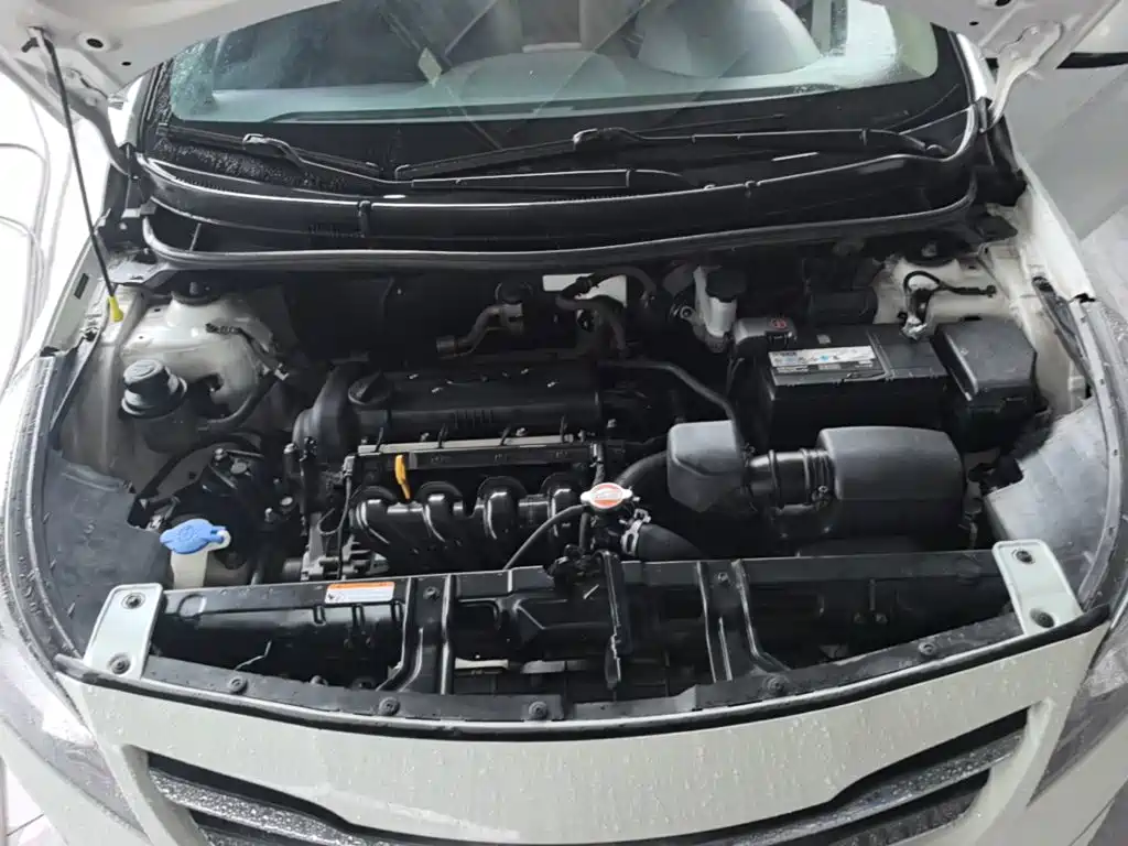 Hyundai Verna 2015 — фото 20