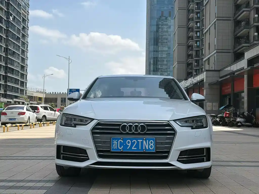 Audi A4L 2018 — фото 3