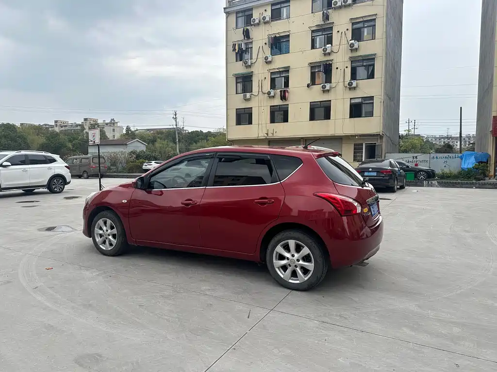 Nissan Tiida 2015 — фото 6