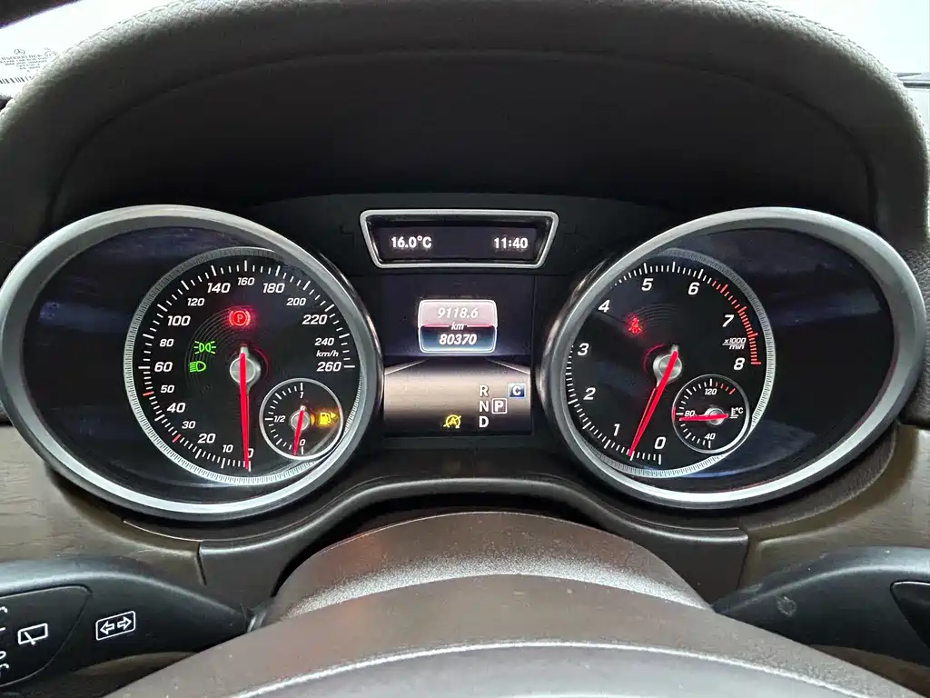 Mercedes-Benz GLE 2017 — фото 16