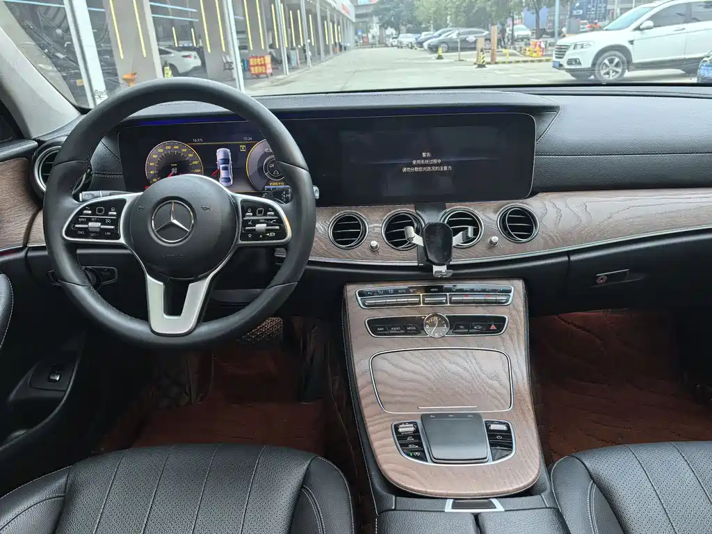 Mercedes-Benz E-Class 2019 — фото 5