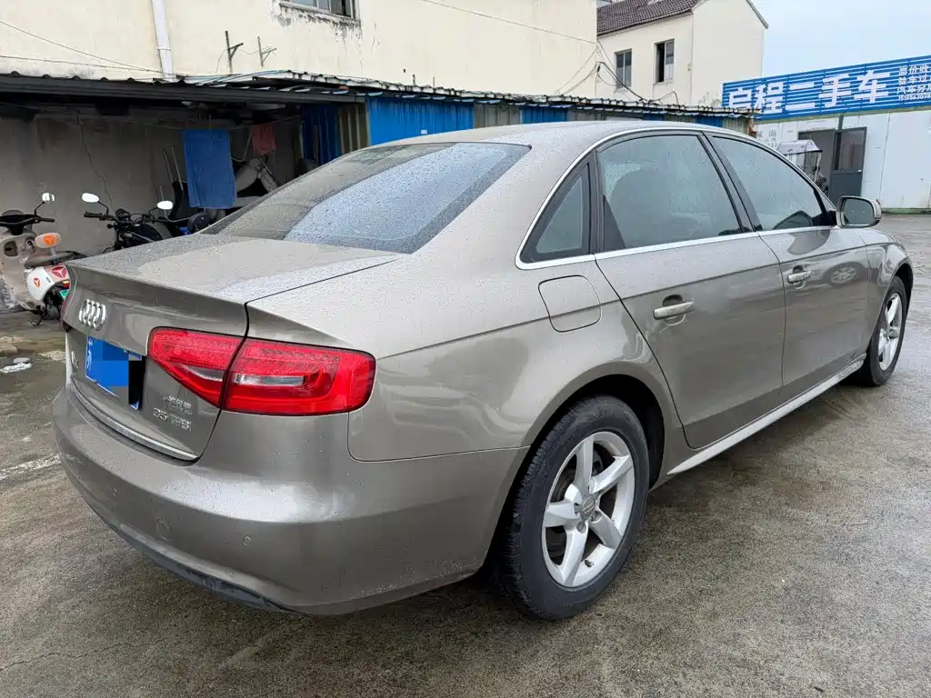 Audi A4L 2012