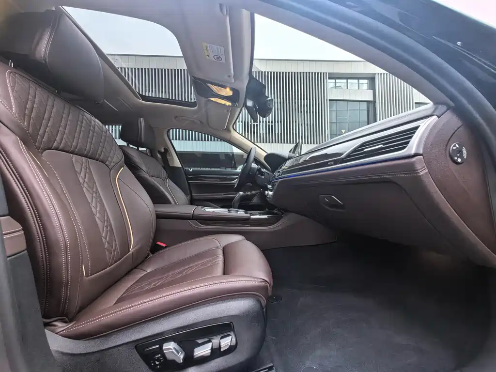 BMW 7 Series 2020 — фото 14
