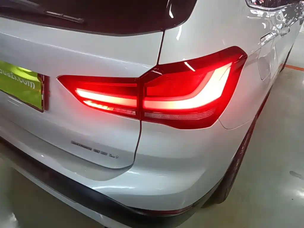 BMW X1 2021 — фото 8