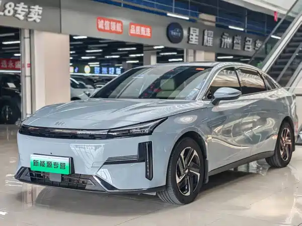 Geely Galaxy L6 2024