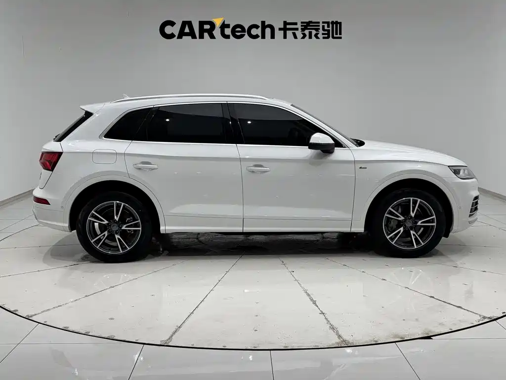 Audi Q5L 2020 — фото 4
