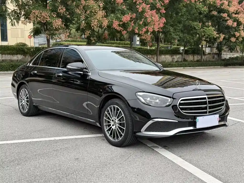 Mercedes-Benz E-Class 2022 — фото 24