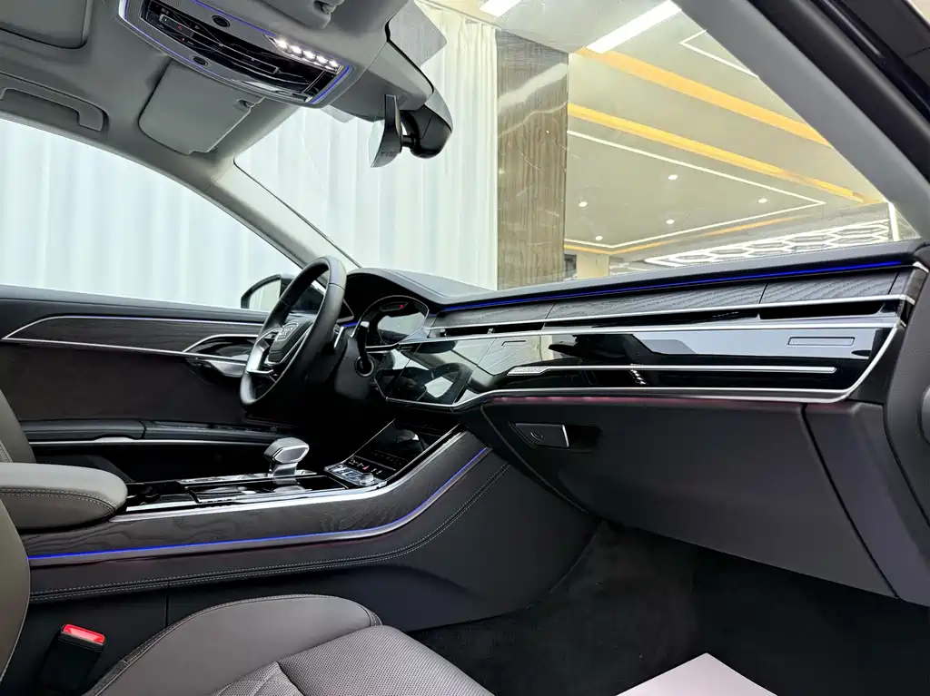 Audi A8 2025 — фото 7