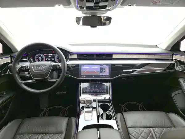 Audi A8 2024