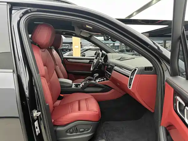 Porsche Cayenne 2023