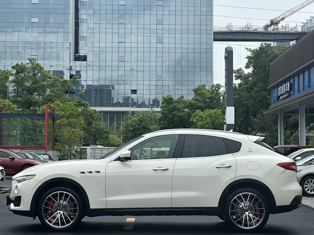 Maserati Levante 2019 — фото 2
