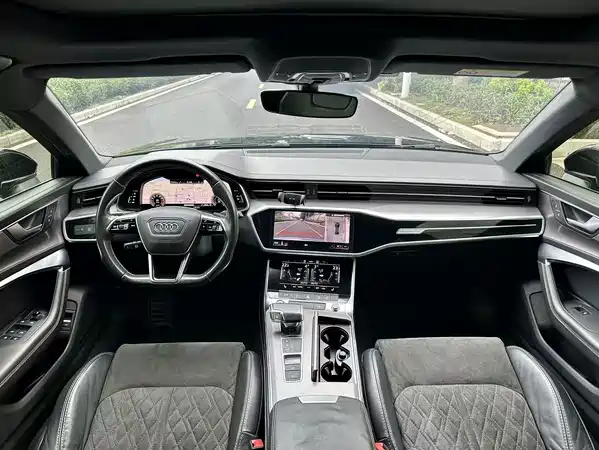 Audi A6L 2022