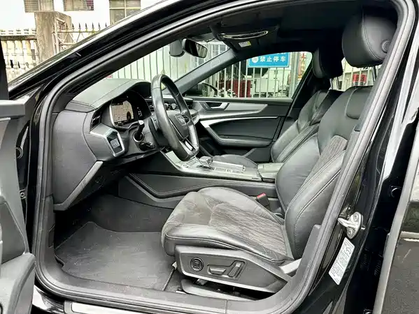 Audi A6L 2022