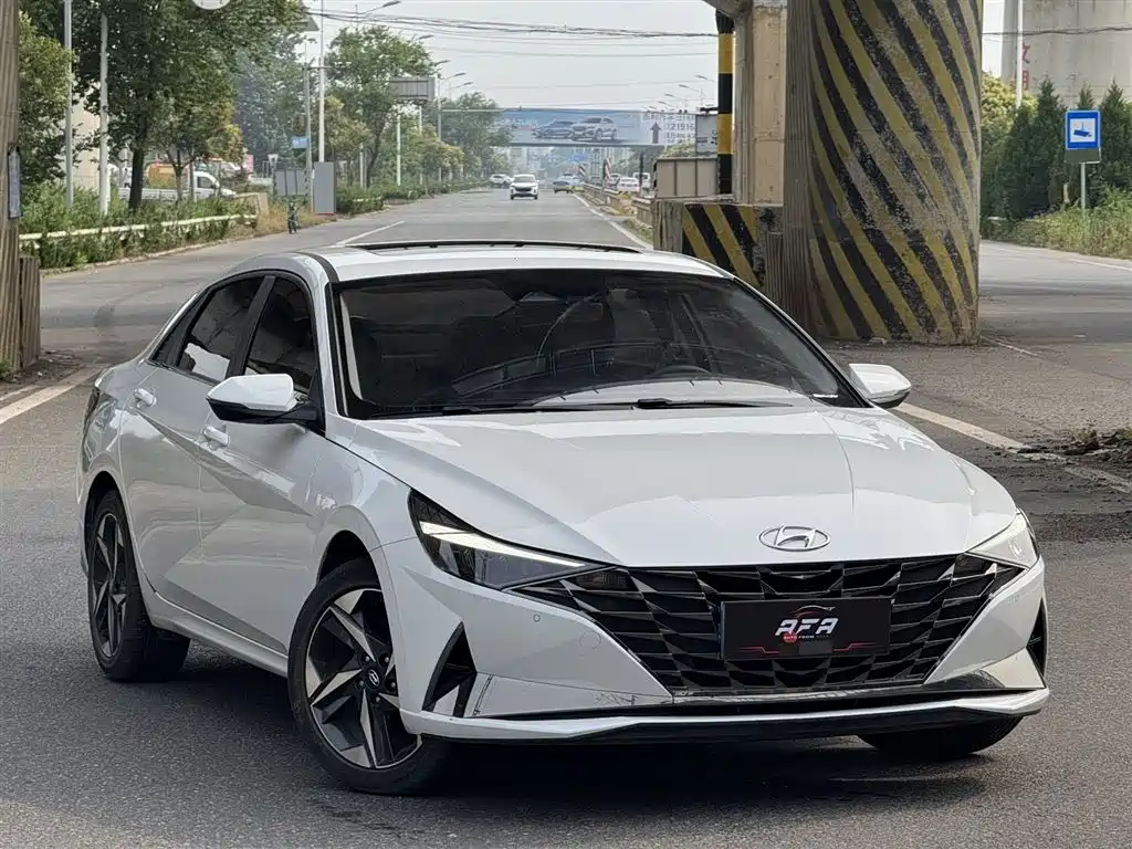 Hyundai Elantra 2022