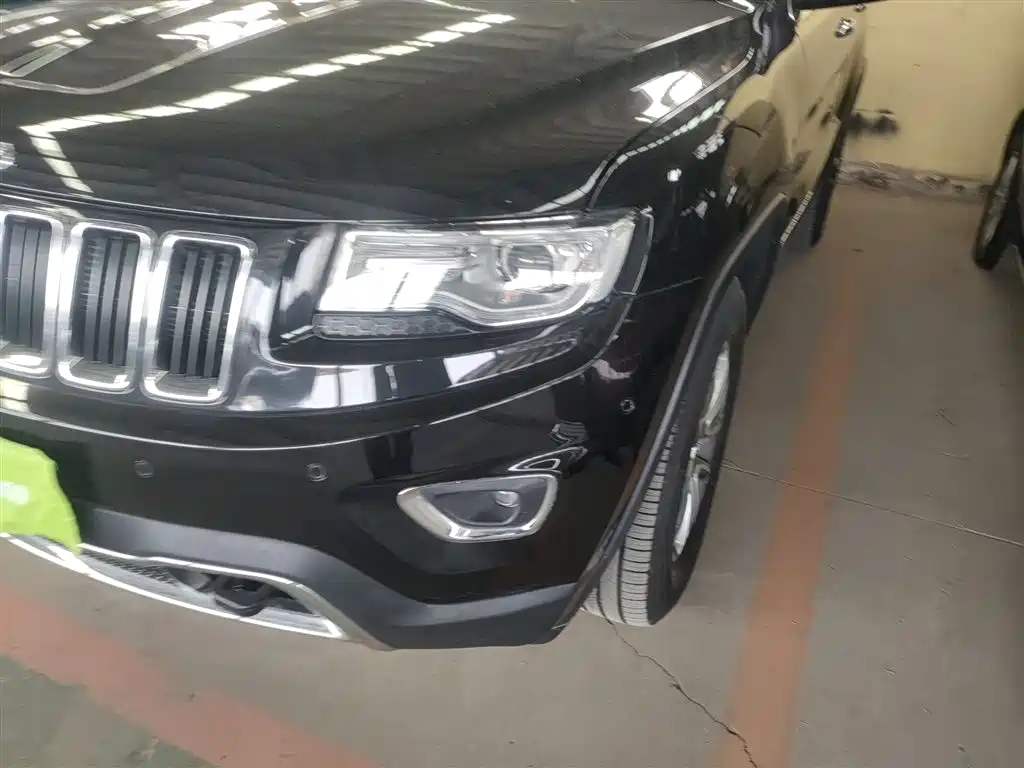 Jeep Grand Cherokee 2017 — фото 24
