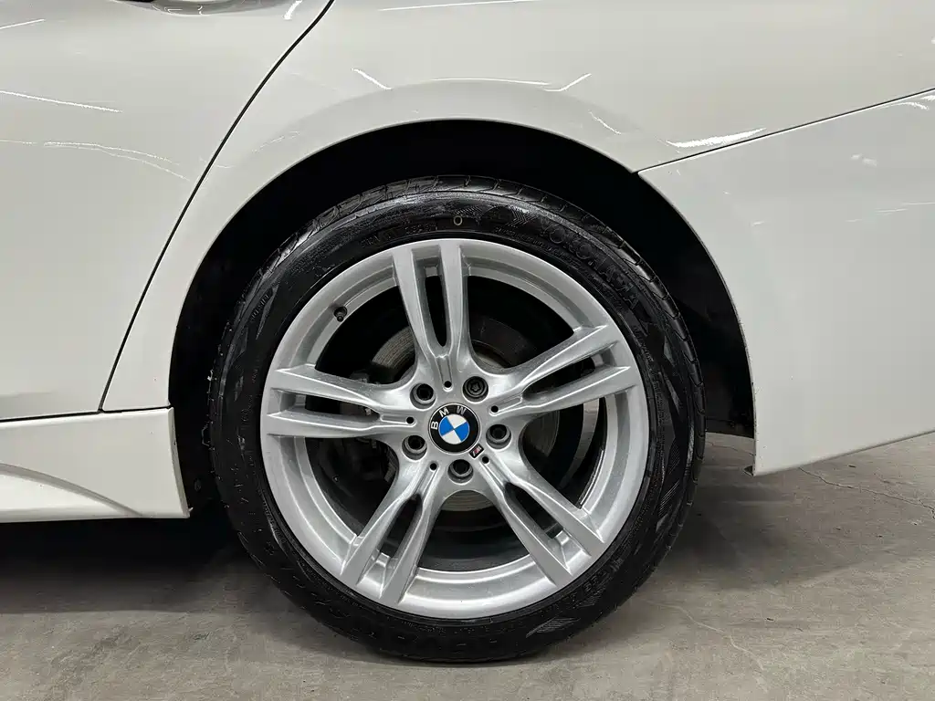 BMW 3 Series 2017 — фото 17