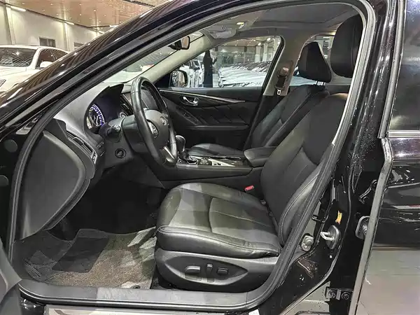 Infiniti Q50L 2017