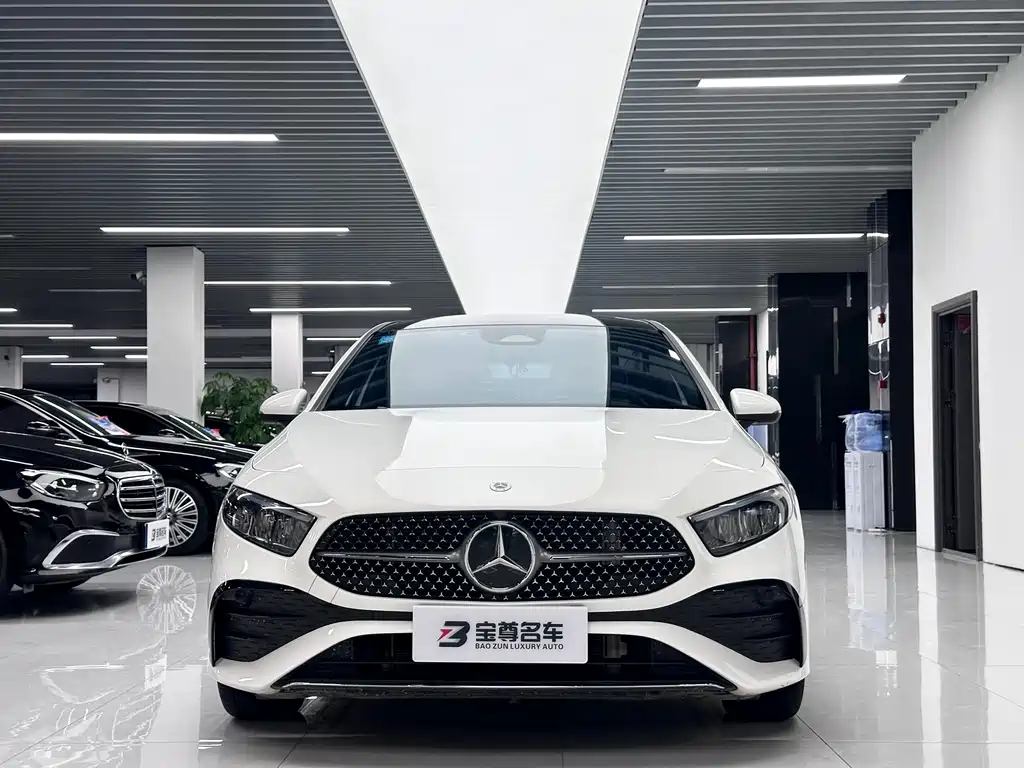 Mercedes-Benz A-Class 2025 — фото 2
