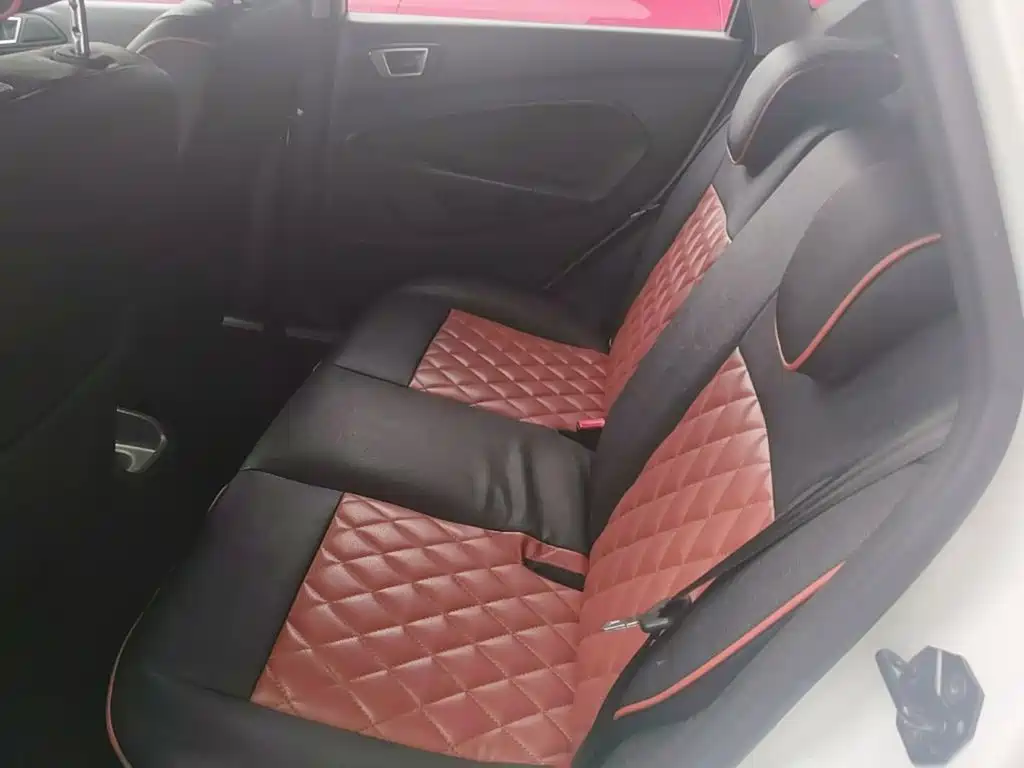 Ford Fiesta 2015 — фото 17
