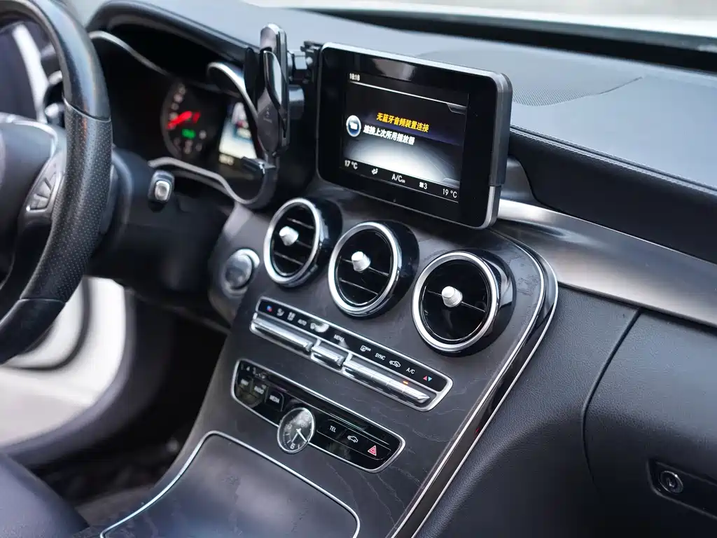 Mercedes-Benz C-Class 2017 — фото 16