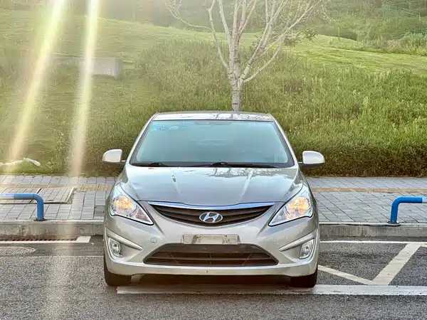 Hyundai Accent 2012