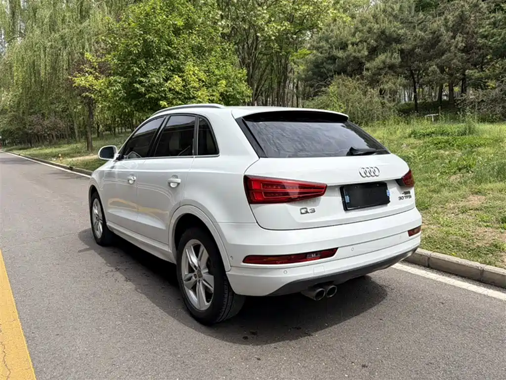 Audi Q3 2017 — фото 10