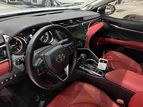 Toyota Camry 2019