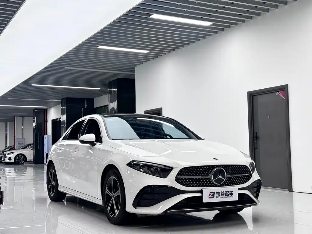 Mercedes-Benz A-Class 2025 — фото 3