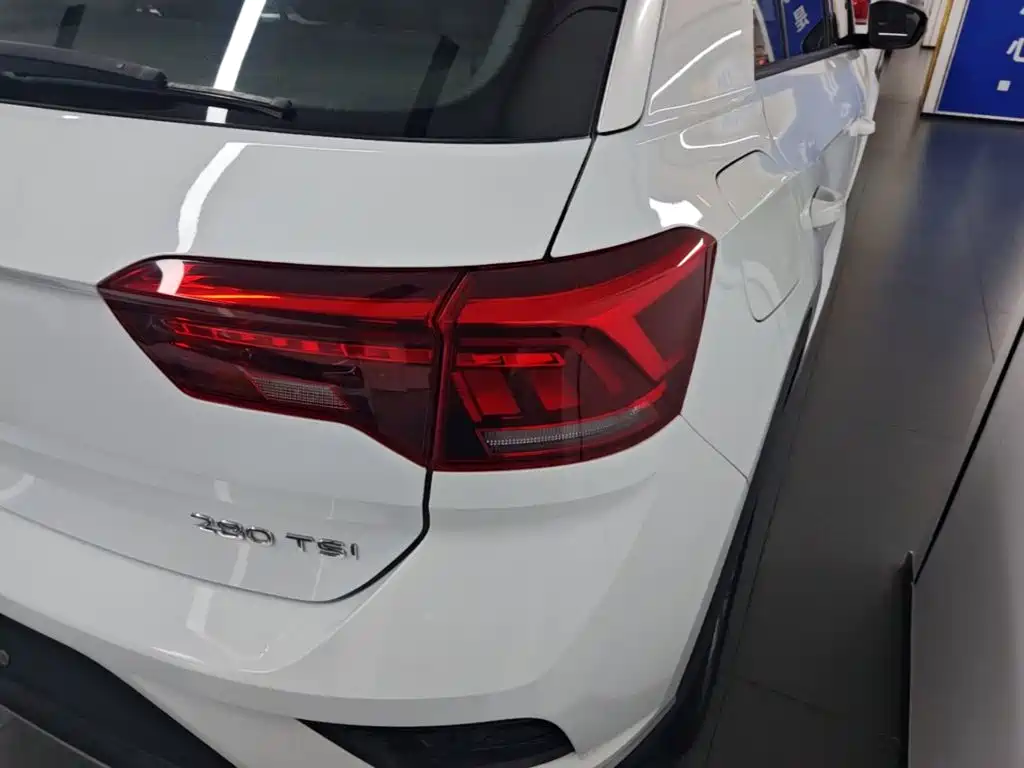 Volkswagen T-Roc 2021 — фото 24