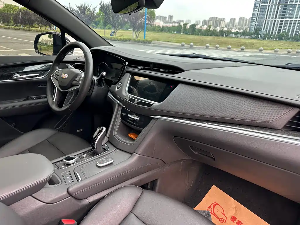 Cadillac XT5 2020 — фото 18