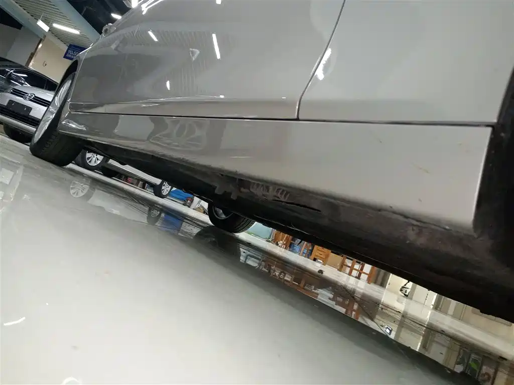 BMW 5 Series 2015 — фото 19