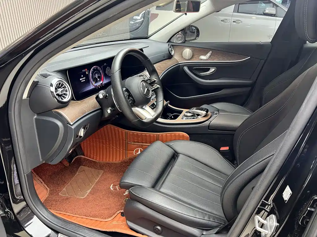 Mercedes-Benz E-Class 2018 — фото 10