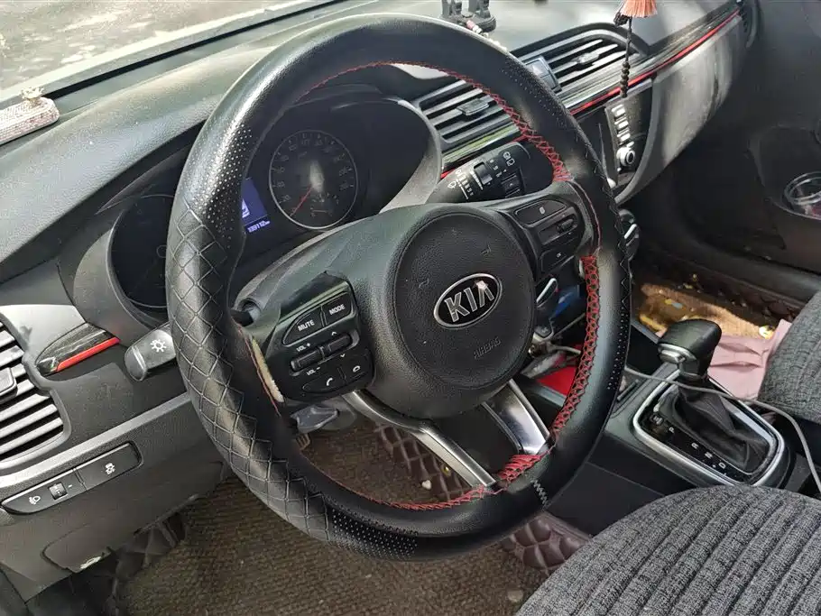 Kia KX Cross 2017 — фото 14