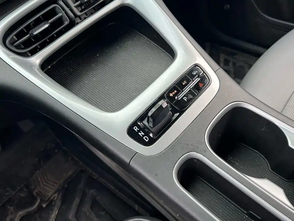 Geely Galaxy Starwish 2025 — фото 8